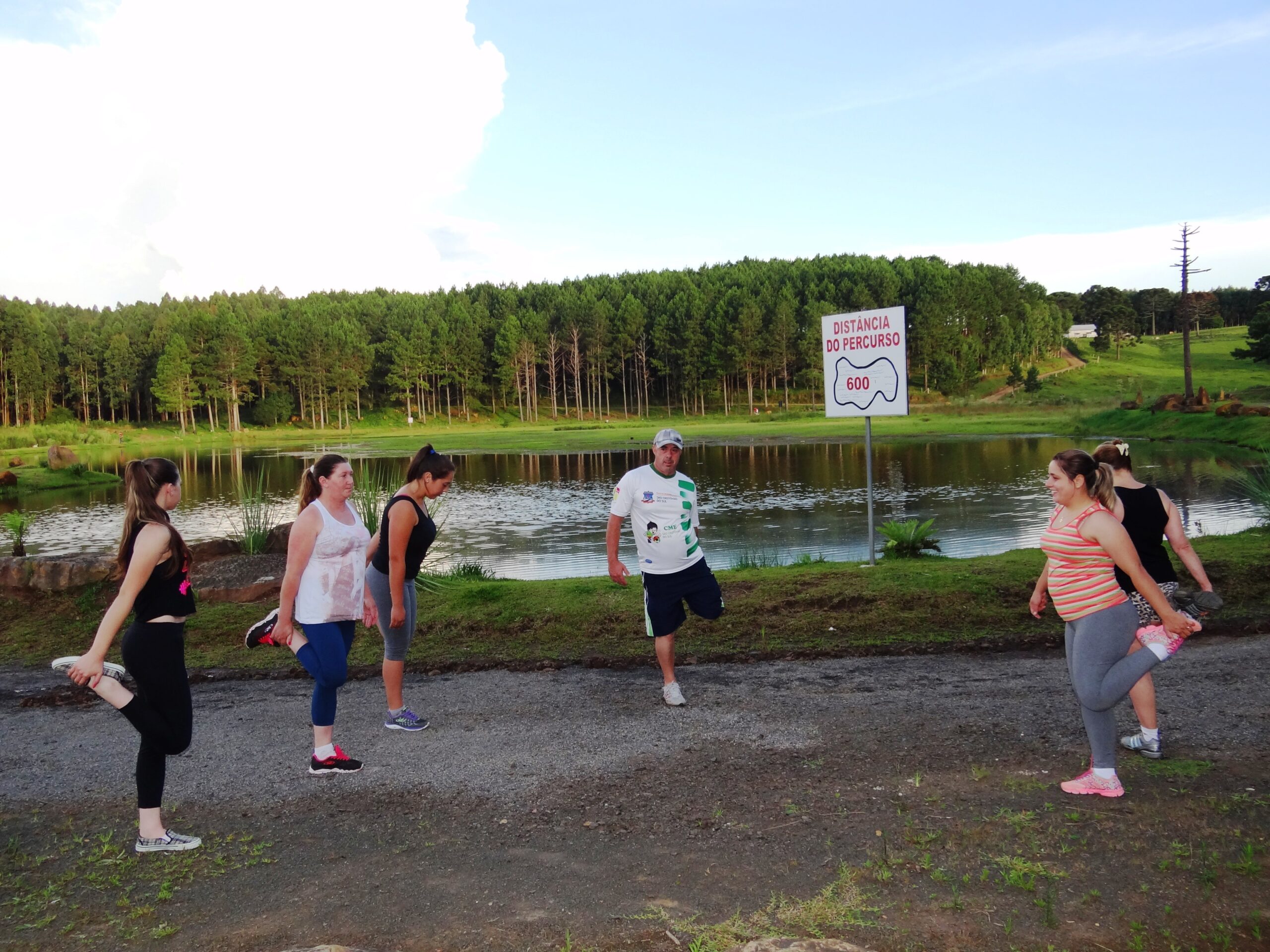 No Parque da Família, participantes do projeto contam com acompanhamento e orientações para as atividades físicas
